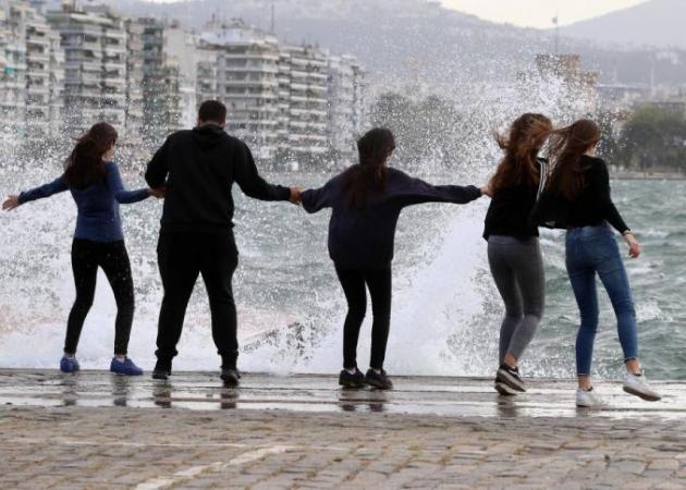 Καιρός: Ισχυροί άνεμοι το σαββατοκύριακο! Πότε εξασθενούν