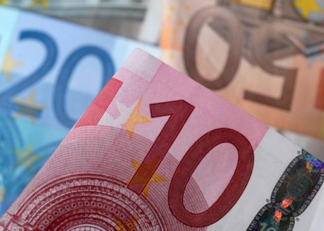 Η μεγάλη κλοπή! Ένας μισθός και μία σύνταξη στο κράτος! Ποιοι χάνουν