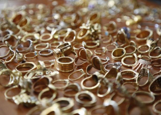 Βρήκαν ολόκληρο θησαυρό στο Χαλάνδρι! 700 κιλά κοσμήματα και διαμάντια!