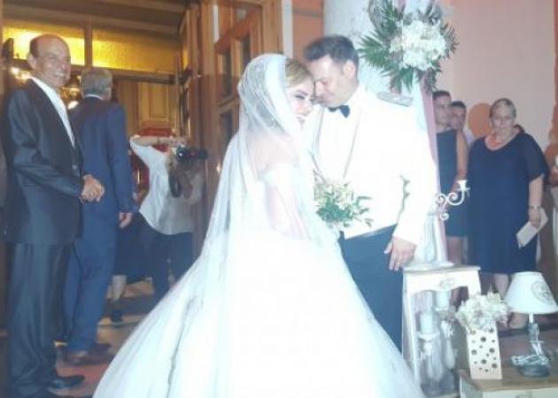 Πάτρα: Γάμος με απρόοπτα – Η καθυστέρηση του γαμπρού και η ανατροπή στο γλέντι [pic, vid]