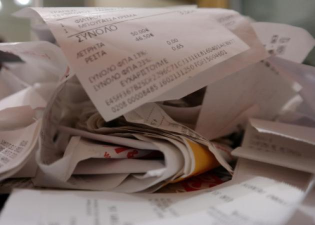 Σε ρόλο… εφοριακού οι καταναλωτές – Εφαρμογή στο κινητό θα ελέγχει τις αποδείξεις