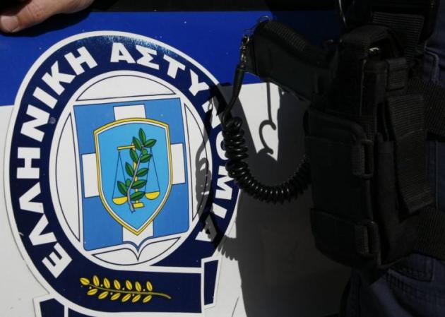 Κάρπαθος: Την έγδυσαν και τη χλεύαζαν – Καταγγελίες «φωτιά» κατά αστυνομικών