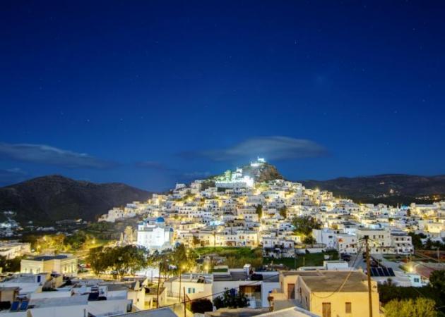 Vogue: Στους 4 κορυφαίους προορισμούς η Ίος