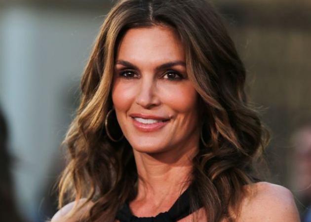 Cindy Crawford: Πιο σέξι από ποτέ! Δες φωτογραφίες