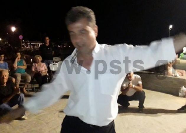 Πάρος: Το ζεϊμπέκικο του δημάρχου και οι… ιπτάμενοι δημοτικοί σύμβουλοι! [vid]