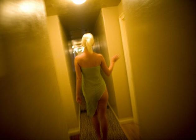 Dolce vita για γνωστό παντρεμένο πολιτικό και 24χρονη καλλονή