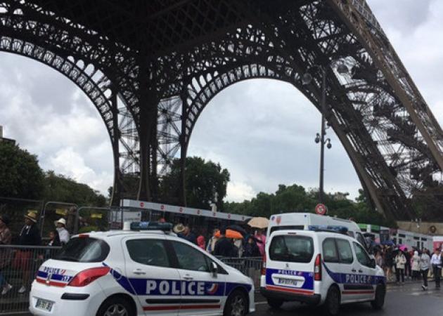 Εκκενώθηκε ο Πύργος του Άιφελ! Βρέθηκε ύποπτο δέμα
