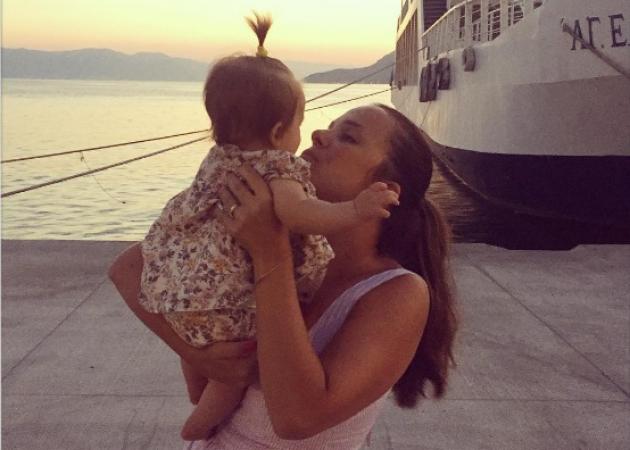 Ελιάνα Χρυσικοπούλου: Βαφτίζει την 6 μηνών κόρη της! [pics]