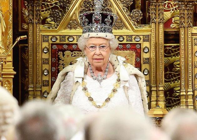 Βασίλισσα Ελισάβετ: Παίρνει αύξηση και ανακαινίζει το Παλάτι του Μπάκιγχαμ