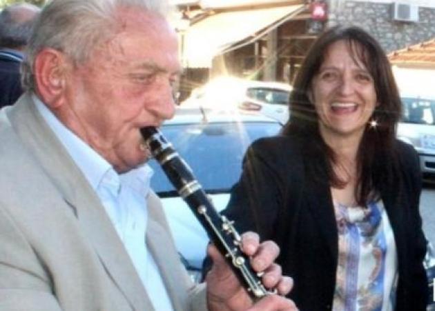Ποιον υπουργό υποδέχθηκαν στα Τρίκαλα με κλαρίνα; Βίντεο