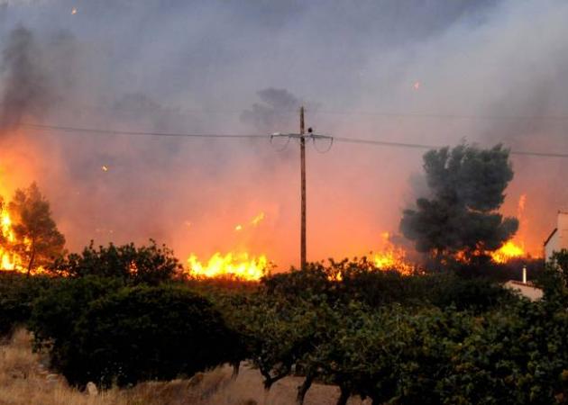 Κινδύνευσε το σπίτι γνωστού Έλληνα τραγουδιστή από τις φωτιές στην Αττική!