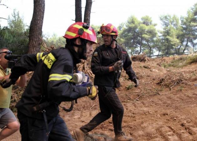 Φωτιά στην Αττική: Οι ήρωες των ημερών [pics]