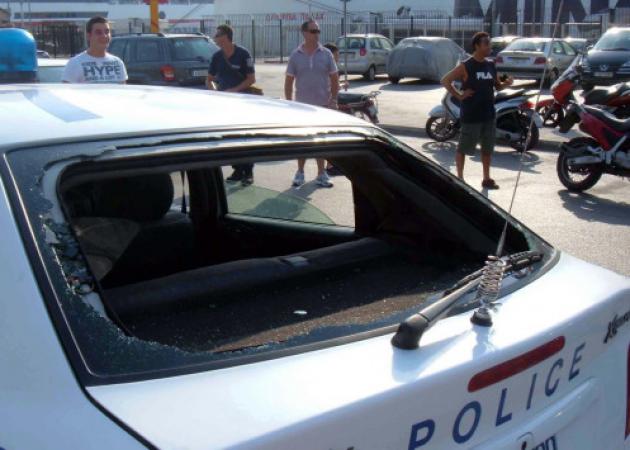 Γουρούνια επιτέθηκαν σε περιπολικό – Σκηνές απείρου κάλλους στην Ιεράπετρα!