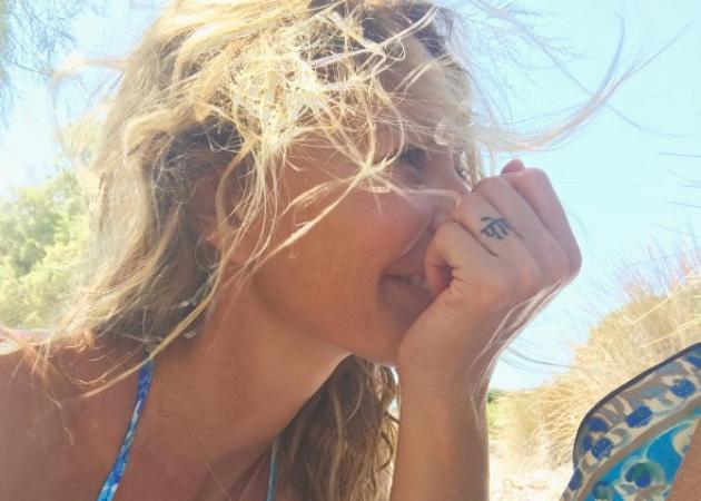 Τζένη Μπαλατσινού: Οι μαγευτικές της διακοπές στην Πάτμο συνεχίζονται! [pics]