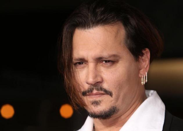 Johnny Depp: Δύσκολα τα πράγματα για τον χολιγουντιανό σταρ – Αρνείται να πουλήσει το ιδιωτικό του αεροπλάνο