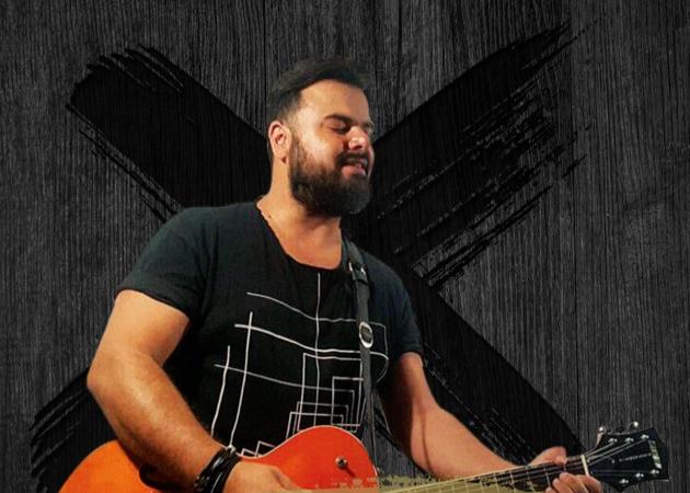 Ηλίας Καμπακάκης: Μετά τις επιτυχίες στο youtube, υπογράφει σε δισκογραφική!