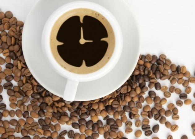 Πρωινός καφές: Τι ώρα πρέπει να τον πίνεις, σύμφωνα με την επιστήμη [vid]