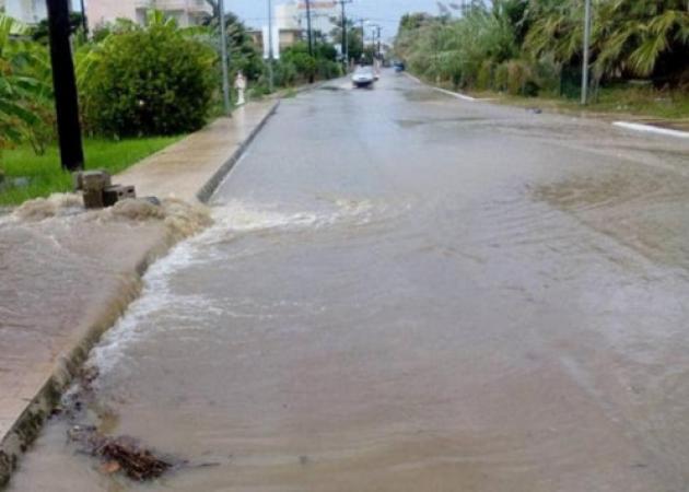 Καιρός: Η “Μέδουσα” σαρώνει όλη τη χώρα! Πτώσεις δέντρων, πλημμύρες και προβλήματα παντού