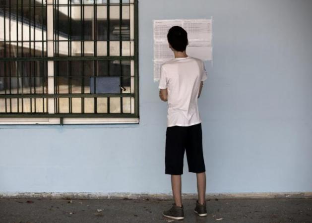 Πανελλήνιες: Αντιδρά και… ενημερώνει το υπουργείο Παιδείας