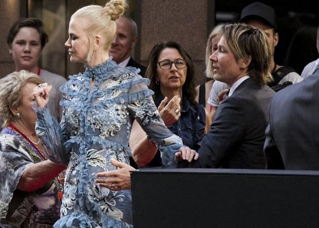 Nicole Kidman: Τσακώθηκε με τον σύζυγό της στο κόκκινο χαλί! [pics]