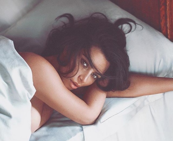 Kim Kardashian: Ποζάρει γυμνή στο κρεβάτι, λίγο μετά τον ερχομό του τρίτου παιδιού της!