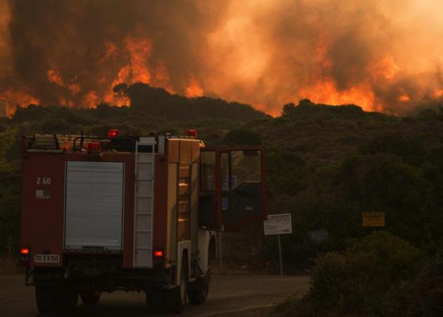 Φωτιά στα Κύθηρα: Δεύτερη εφιαλτική νύχτα για τους κατοίκους – «Μαυρίζει» το νησί