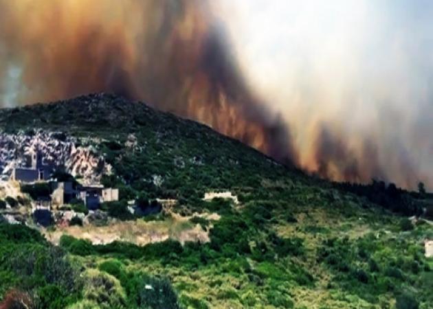 Φωτιά στα Κύθηρα: Φωτιά στα Κύθηρα: Σε κατάσταση έκτακτης ανάγκης το νησί! Σχέδιο εκκένωσης με πλωτά μέσα! Εκκενώθηκαν οι Αραίοι και ο Μυλοπόταμος