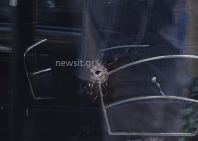 Σοκ! Πυροβόλησαν γυναίκα σε καφετέρια στον Κορυδαλλό – Δέχθηκε “αδέσποτη” σφαίρα από καβγά σε διπλανό κατάστημα