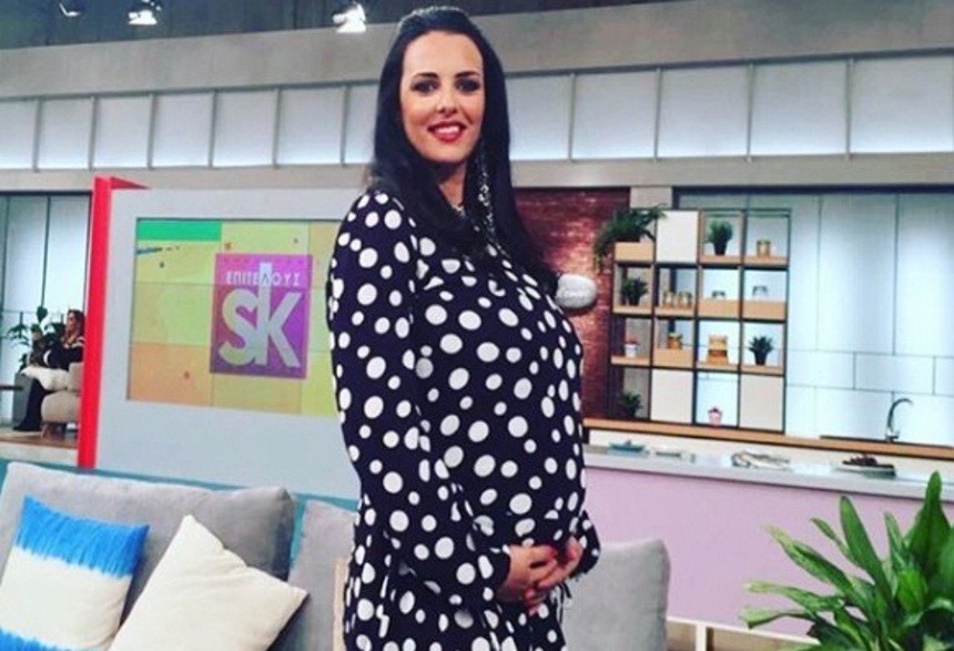 Όλγα Λαφαζάνη: Μπήκε στον 8ο μήνα της εγκυμοσύνης της και μας δείχνει πόσο φούσκωσε η κοιλιά της! [pic]