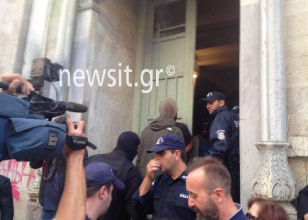 Μιχάλης Λεμπιδάκης: Οργή λαού στα δικαστήρια που μεταφέρθηκαν οι απαγωγείς [pics]