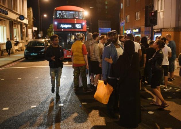 Τρόμος ξανά στο Λονδίνο! Βαν έπεσε πάνω σε πεζούς – “Θέλω να σκοτώσω όλους τους Μουσουλμάνους” φώναζε ο δράστης