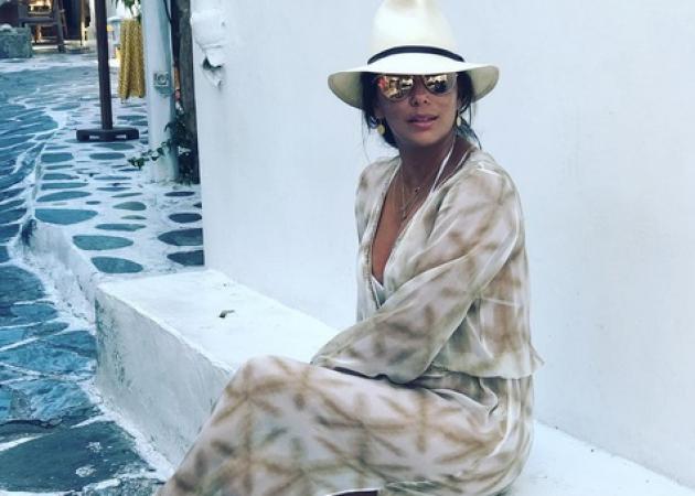 Οι διακοπές της Eva Longoria στα ελληνικά νησιά! [pics,vids]