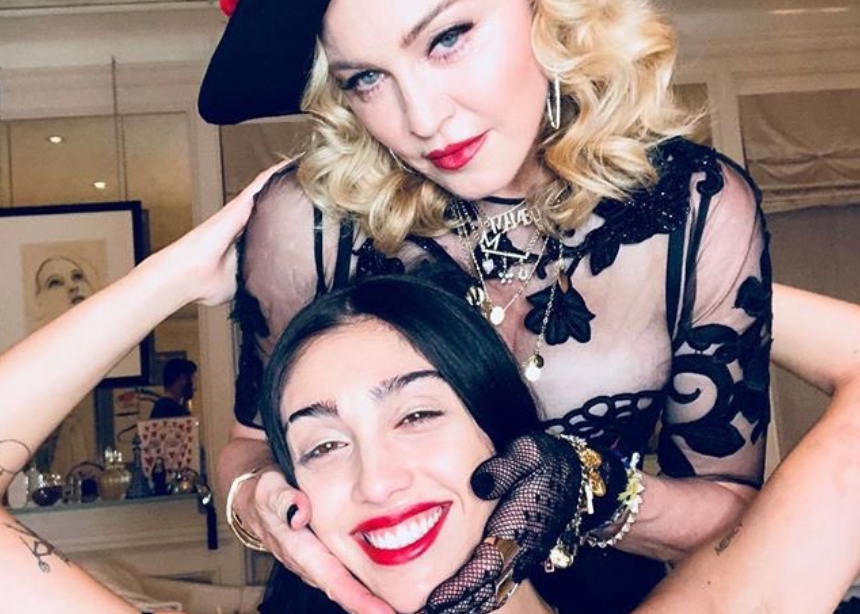 Αυτή η φωτογραφία της Madonna με την κόρη της έχει ένα κρυφό beauty μήνυμα!