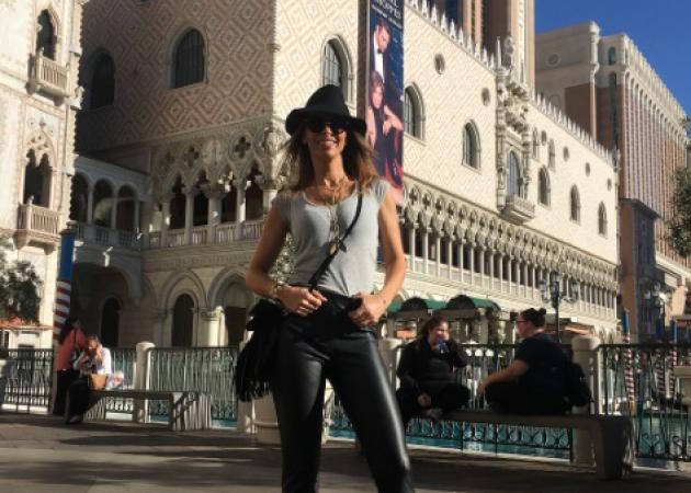 Μπέττυ Μαγγίρα: Ταξίδεψε για Las Vegas, λίγο πριν την πρεμιέρα του Mamma Mia! [pics,vid]