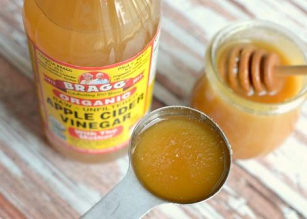 Τι θα γίνει αν πίνεις μηλόξυδο και μέλι με άδειο στομάχι