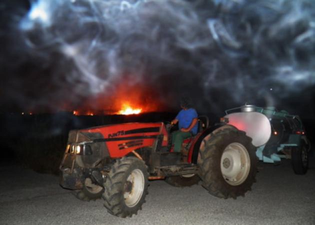 Φωτιά στα Κύθηρα: Πύρινη κόλαση! Συγκλονιστικές φωτογραφίες και υπεράνθρωπες προσπάθειες των πυροσβεστών