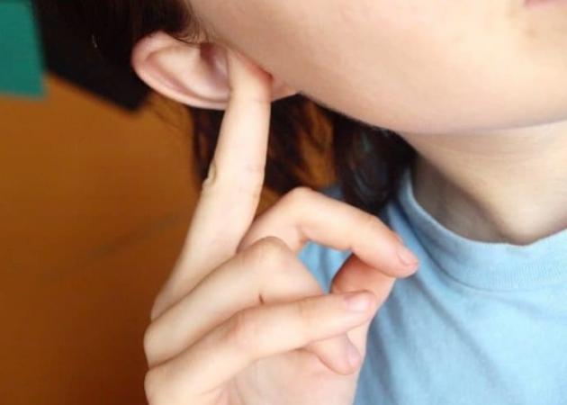 Πώς βγαίνει το νερό από το αυτί: 6 εύκολοι τρόποι