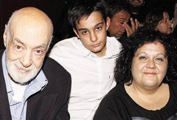 Μαίρη Μπάρκουλη: Ώρες αγωνίας για τον γιο της. Μπήκε στο νοσοκομείο για εξετάσεις | tlife.gr Μαίρη Μπάρκουλη: Ώρες αγωνίας για τον γιο της. Μπήκε στο νοσοκομείο για εξετάσεις | tlife.gr