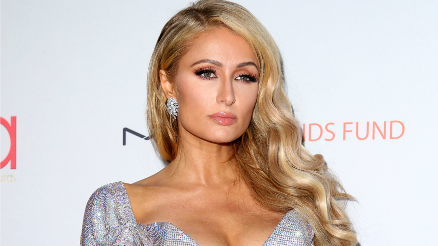 Paris Hilton: Απαρνιέται το “χρυσό” επώνυμό της μετά τον αρραβώνα της;