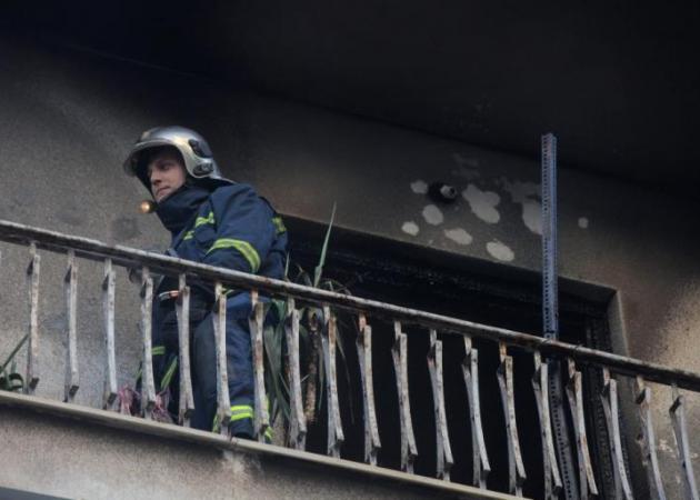 Φωτιά σε διαμέρισμα στον Νέο Κόσμο – Απεγκλωβίστηκαν 3 παιδιά