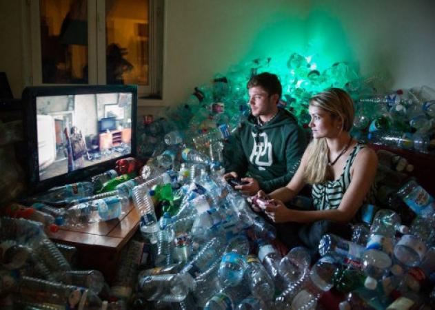 Κρατούσε σπίτι τα σκουπίδια του για 4 χρόνια – Δες γιατί [pics, vid]