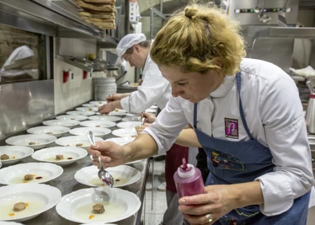 Αυτή είναι η καλύτερη γυναίκα chef στον κόσμο [pics]