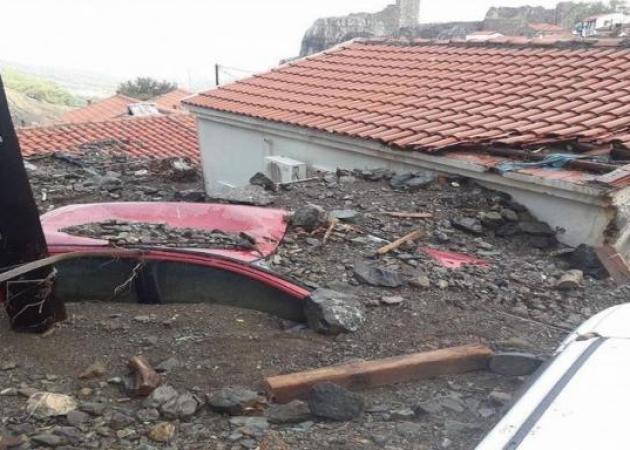 Σε κατάσταση έκτακτης ανάγκης η Σαμοθράκη – Ορμητικά νερά σάρωσαν τα πάντα – Εικόνες καταστροφής