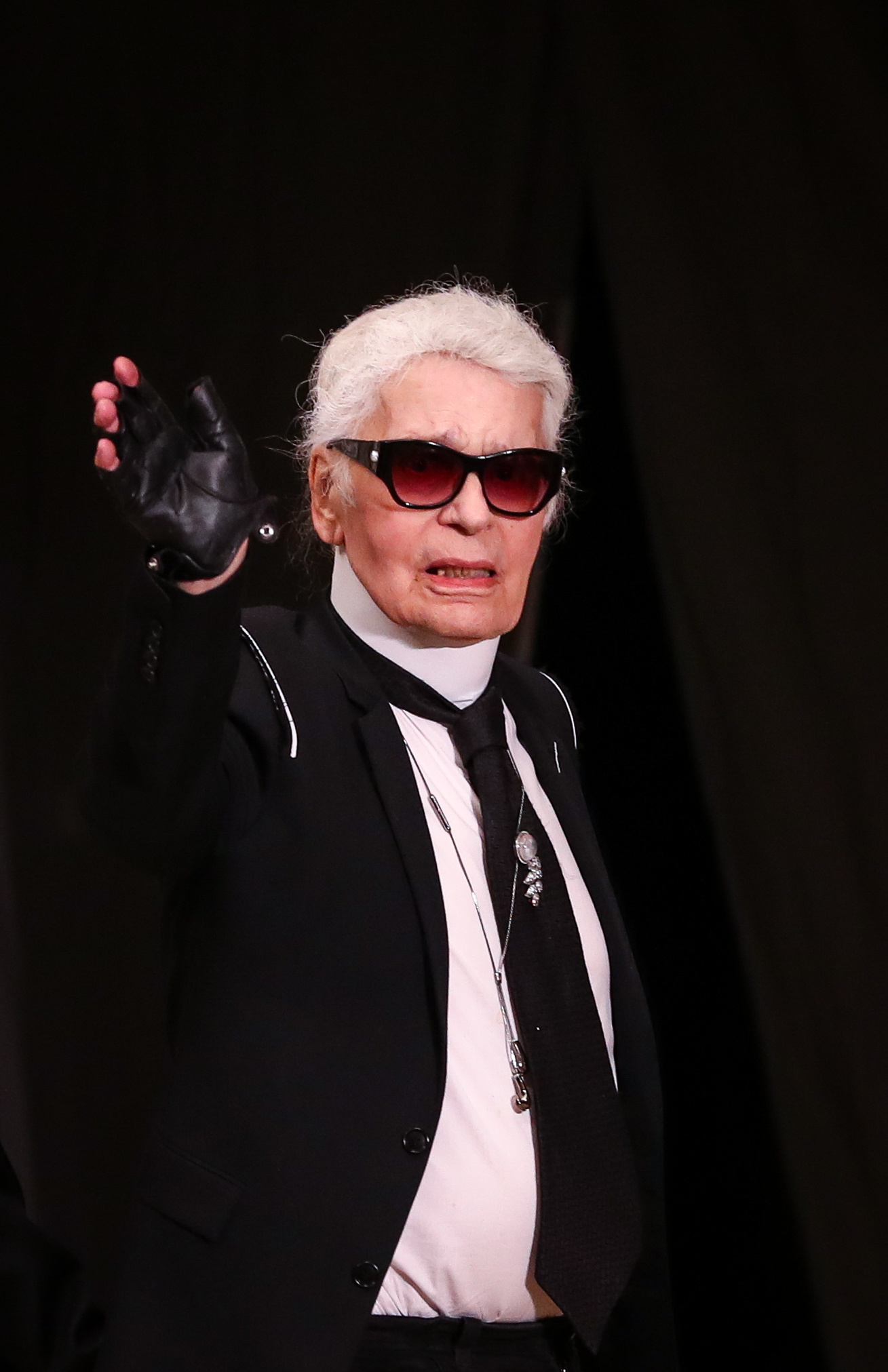 Ο Karl Lagerfeld άφησε γένια!