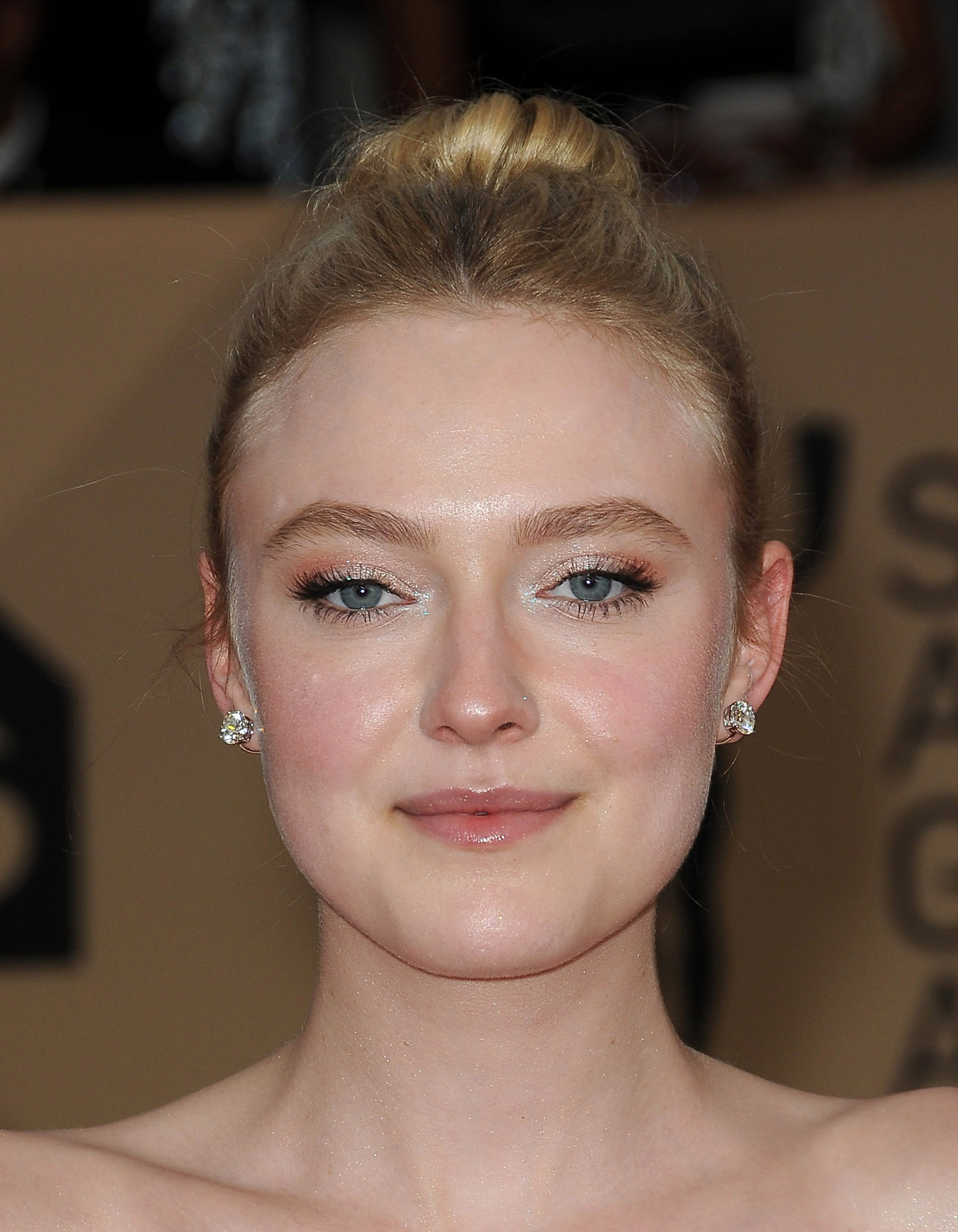 Η Dakota Fanning έχει τα τέλεια φρύδια! Και να το μυστικό της!