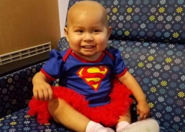 Supergirl! Νίκησε τον καρκίνο και «έκλεψε» καρδιές [pics, vids]