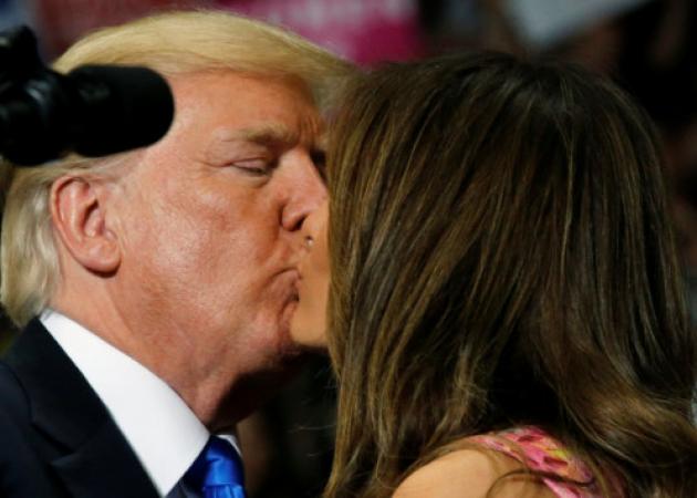 Τα παθιασμένα φιλιά του Ντόναλντ Τραμπ στην Μελάνια! [pics]