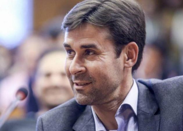 «Εύχομαι στον Βασίλη Τσιάρτα να γεννήσει ερμαφρόδιτα παιδιά, ομοφυλόφιλα παιδιά»!