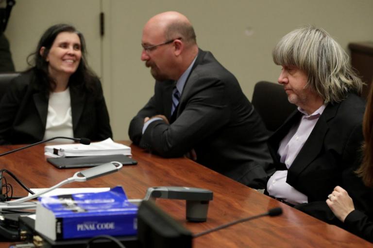 Καλιφόρνια: Αδιανόητα βασανιστήρια στα 13 παιδιά – Δηλώνουν… αθώοι οι γονείς