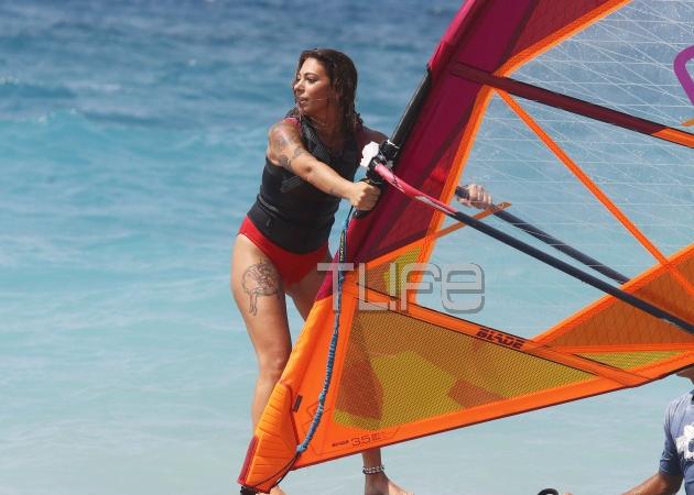 Ευρυδίκη Βαλαβάνη: Κάνει wind surfing στην Ρόδο και είναι σέξι! [pics]